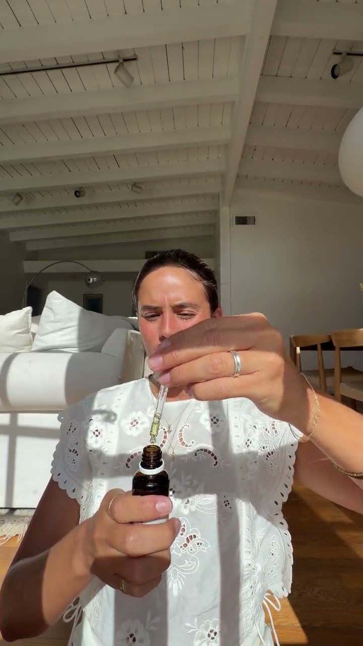 A Synced Skin serum application